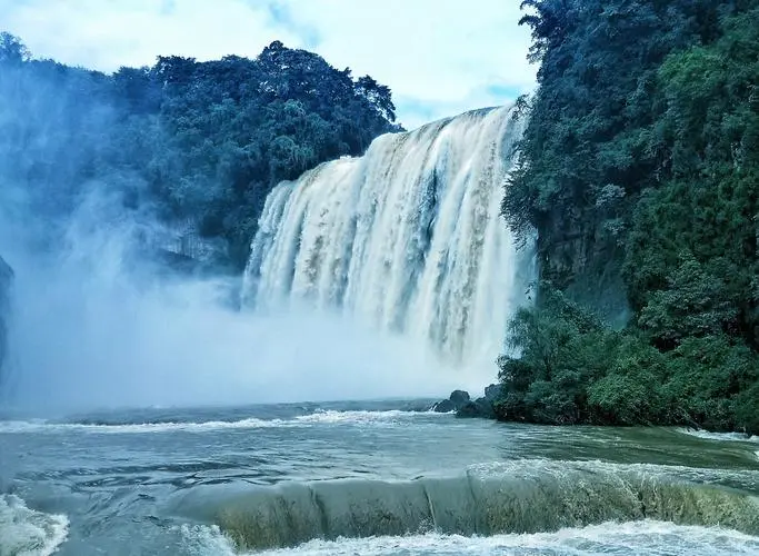 Guizhou, Huangguoshu Waterfall, Xijiang Qianhu Miao Village, Libo Xiaoqikong, China Tianyan Fast, Bridge Museum, Bridge Model Building, Intangible Cultural Heritage Kara Village, Intangible Cultural Heritage Papermaking, Provincial Museum Five Day Tour