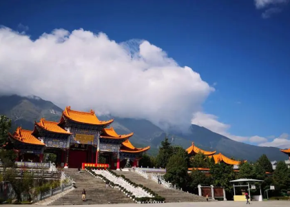 Six day tour of Yunnan, Kunming, Dali Old City, Lijiang, Yulong Snow Mountain, Blue Moon Valley, Shuhe Ancient Town, Dianchi Dam, Stone Forest, Dounan Flower Market, Shuanglang Ancient Town, Ecological Corridor Jeep, Tie Dye Experience